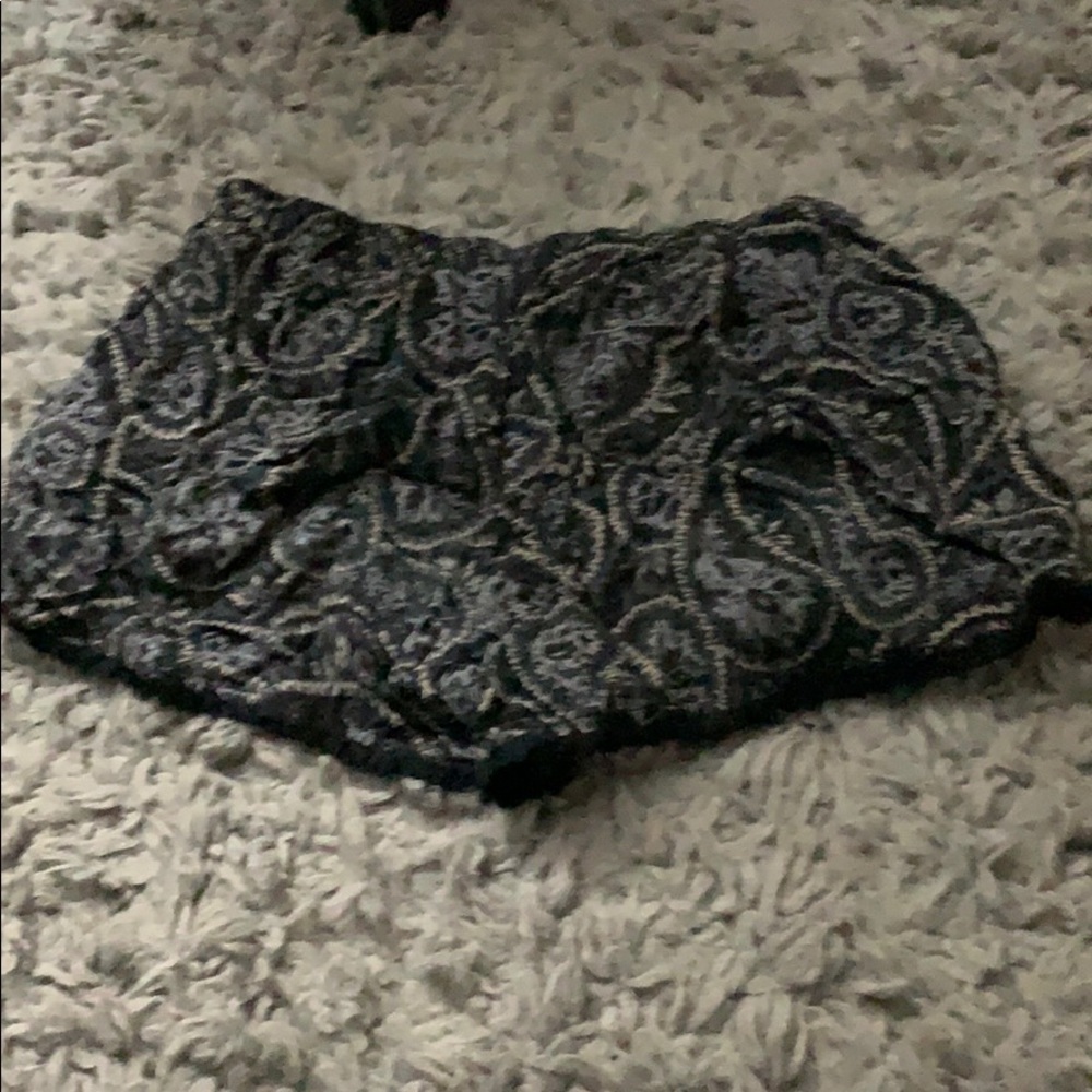 Patterned flowly shorts - Picture 4 of 4